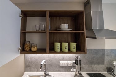 1 bed studio, Calton Road, Holyrood, Edinburgh, EH88DP - Image 1